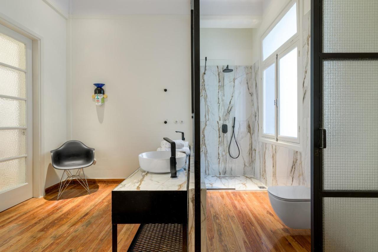 Your 4 Bdrm Dream House Acropolis View & Jacuzzi Афины Экстерьер фото